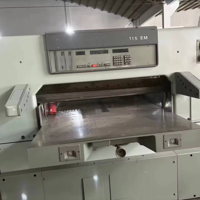 中古ポーラーカッター、中古ペーパーカッター115 EMギロチ - Paper Cutting Guillotine のレビューと価格